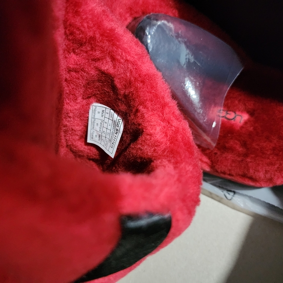 UGG Red Fluffy Sandals, Never Worn - Picture 11 of 12